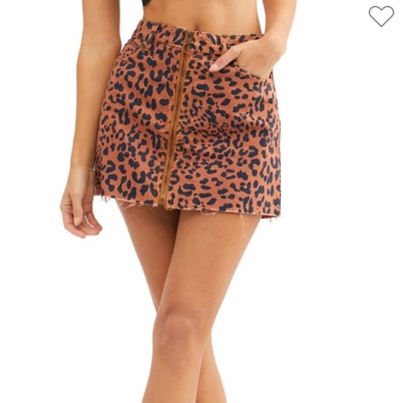 Free People Dresses & Skirts - Free People Zip It Up Leopard Print Miniskirt